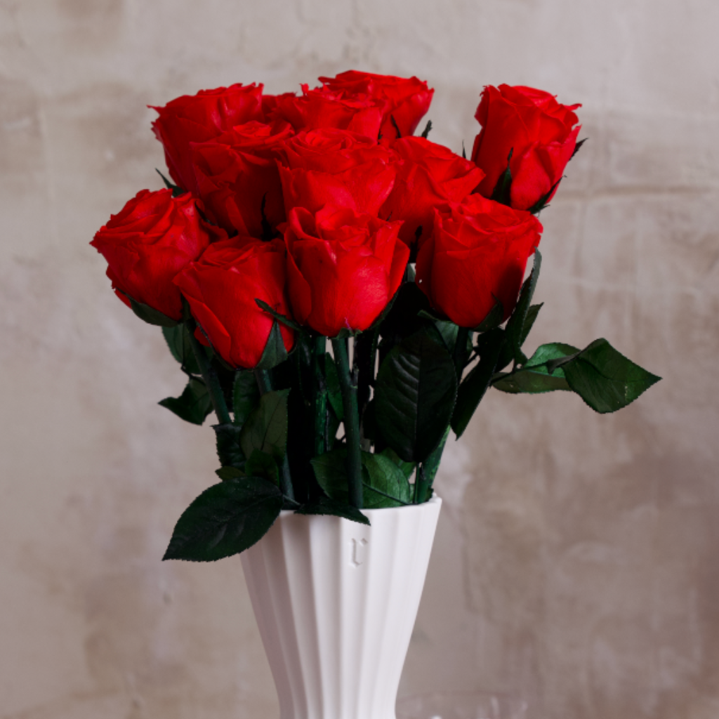 Single Rose Rococo 12 Long-Stem Forever Roses in Porcelain Vase | Rococo
